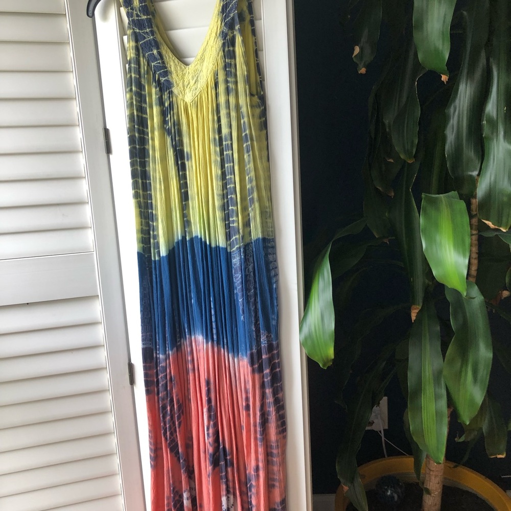 Tie-dye hippie maxi dress. Red yellow & blue OSFM perfect boho vibes
